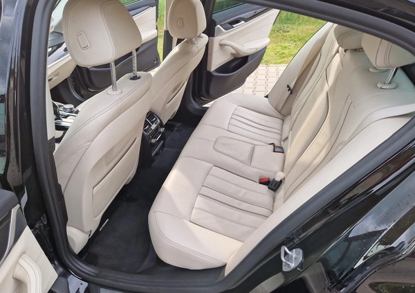 BMW Seria 5 cena 117900 przebieg: 99500, rok produkcji 2017 z Zwoleń małe 326